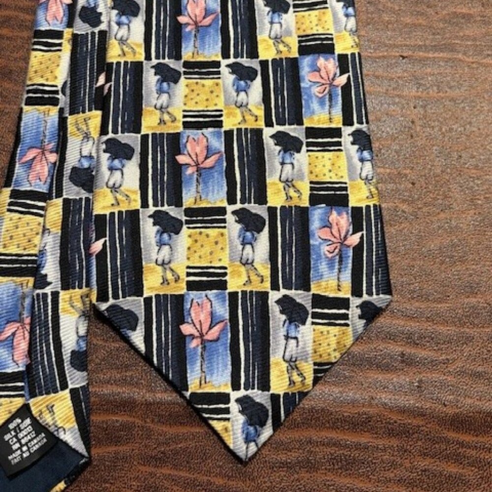 Vintage 100% silk Protocol Platimum Necktie Length 58" x4 " Wide floral/person